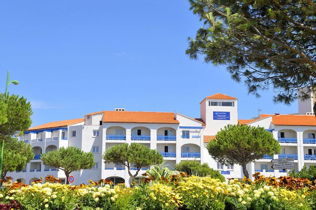 PORT BARCARES GOELIA LE GRAND BLEU