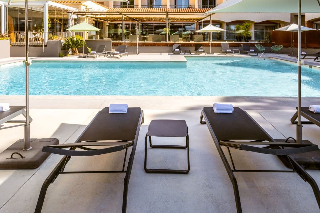 HOLIDAY INN 5