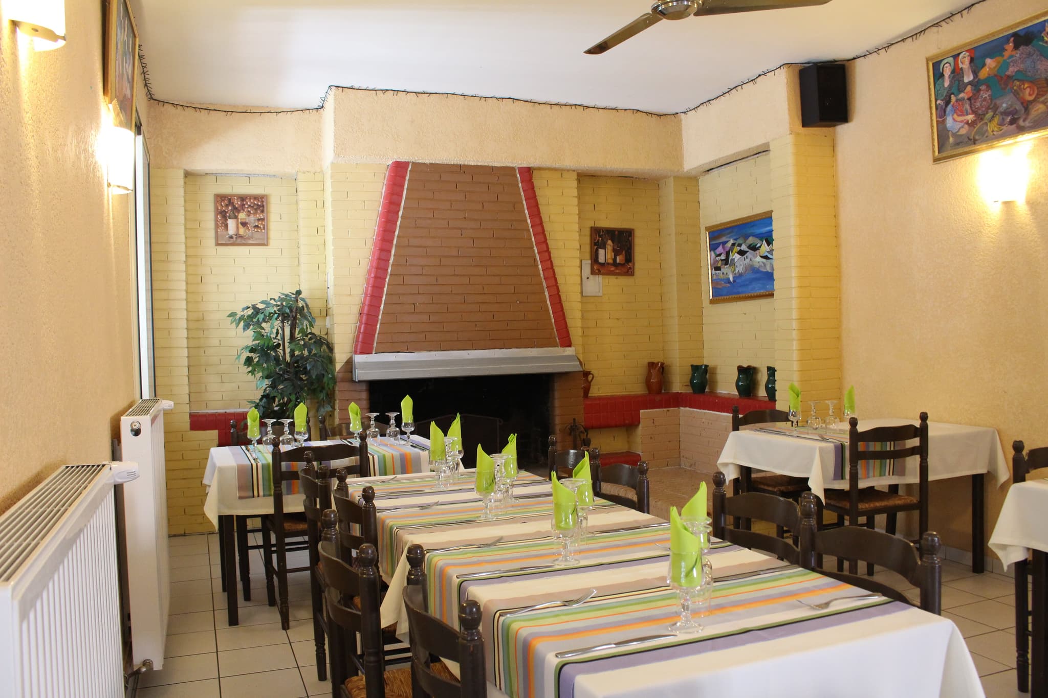 AUBERGE DES ALBERES ST GENIS