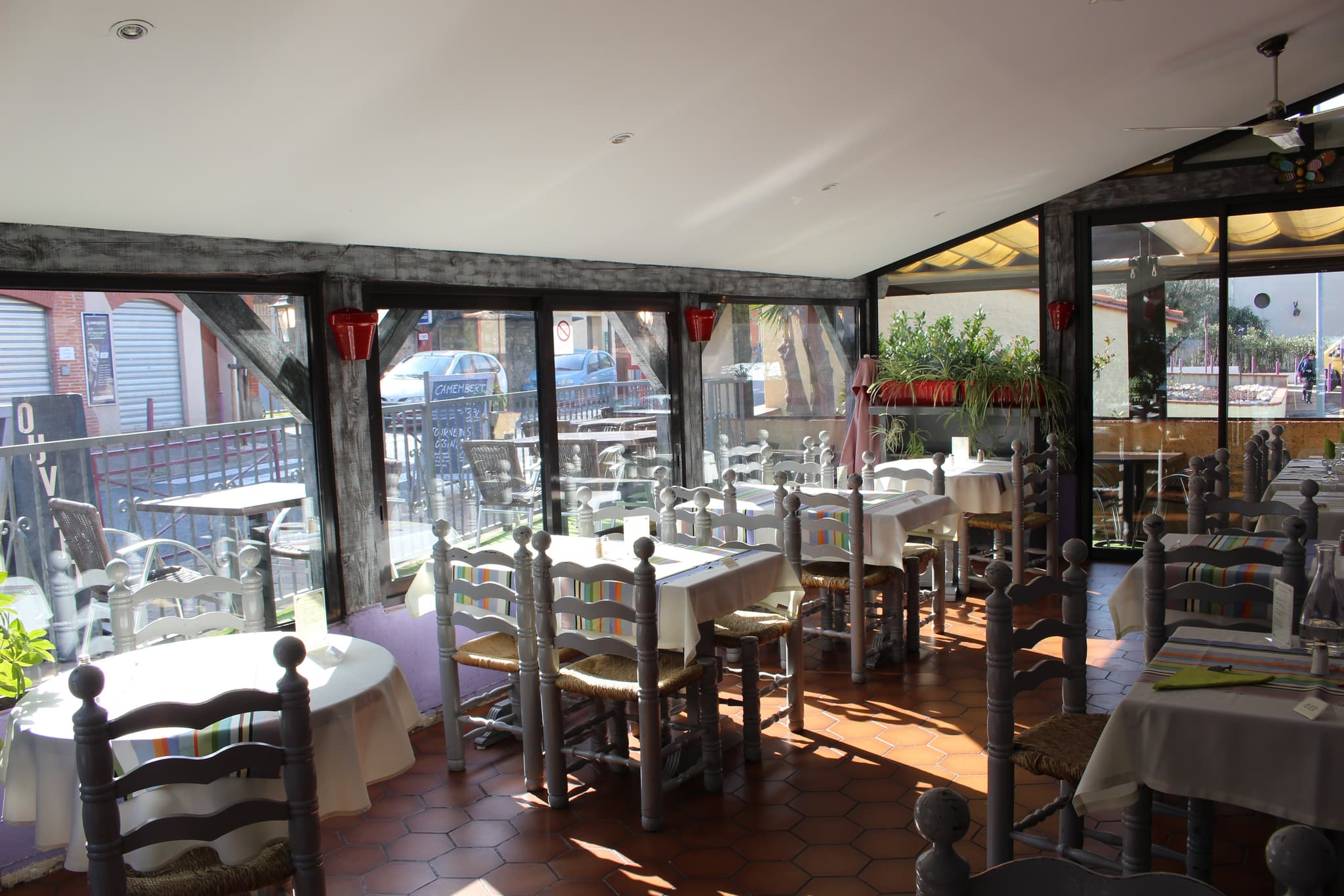 AUBERGE DES ALBERES ST GENIS