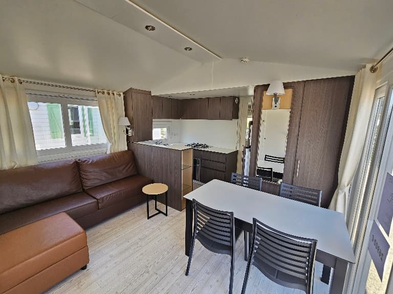 Intérieur mobil-home - Camping le maurynate - J.Borrat