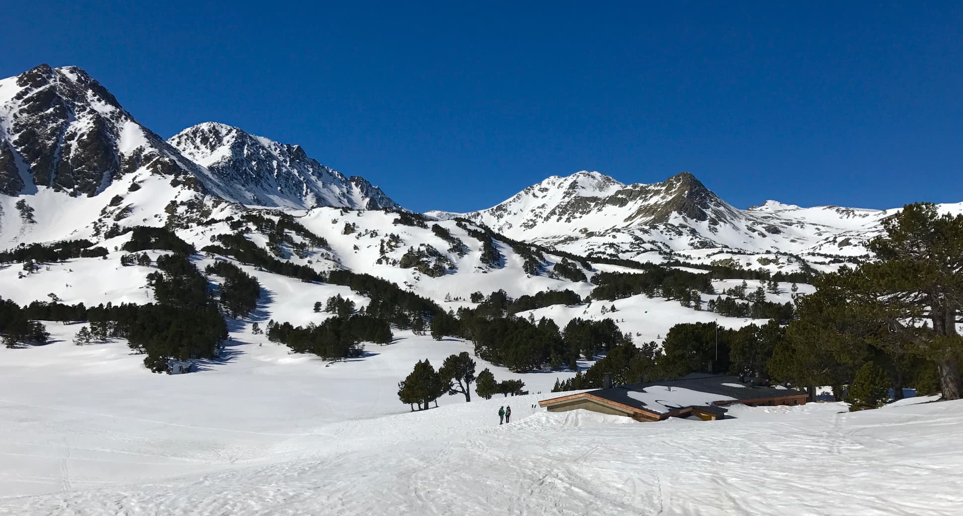 refuge-des-camporells-hiver