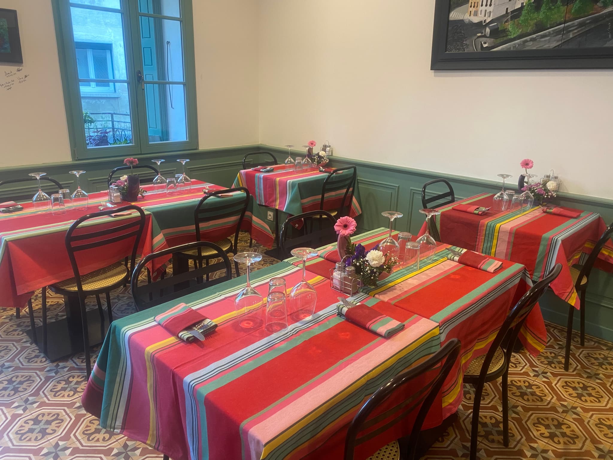 salle bistrot le tech