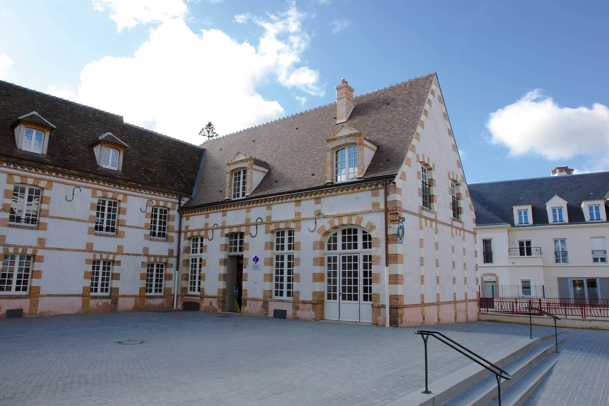 045-Patrimoine_Tourisme_Office_Batiment