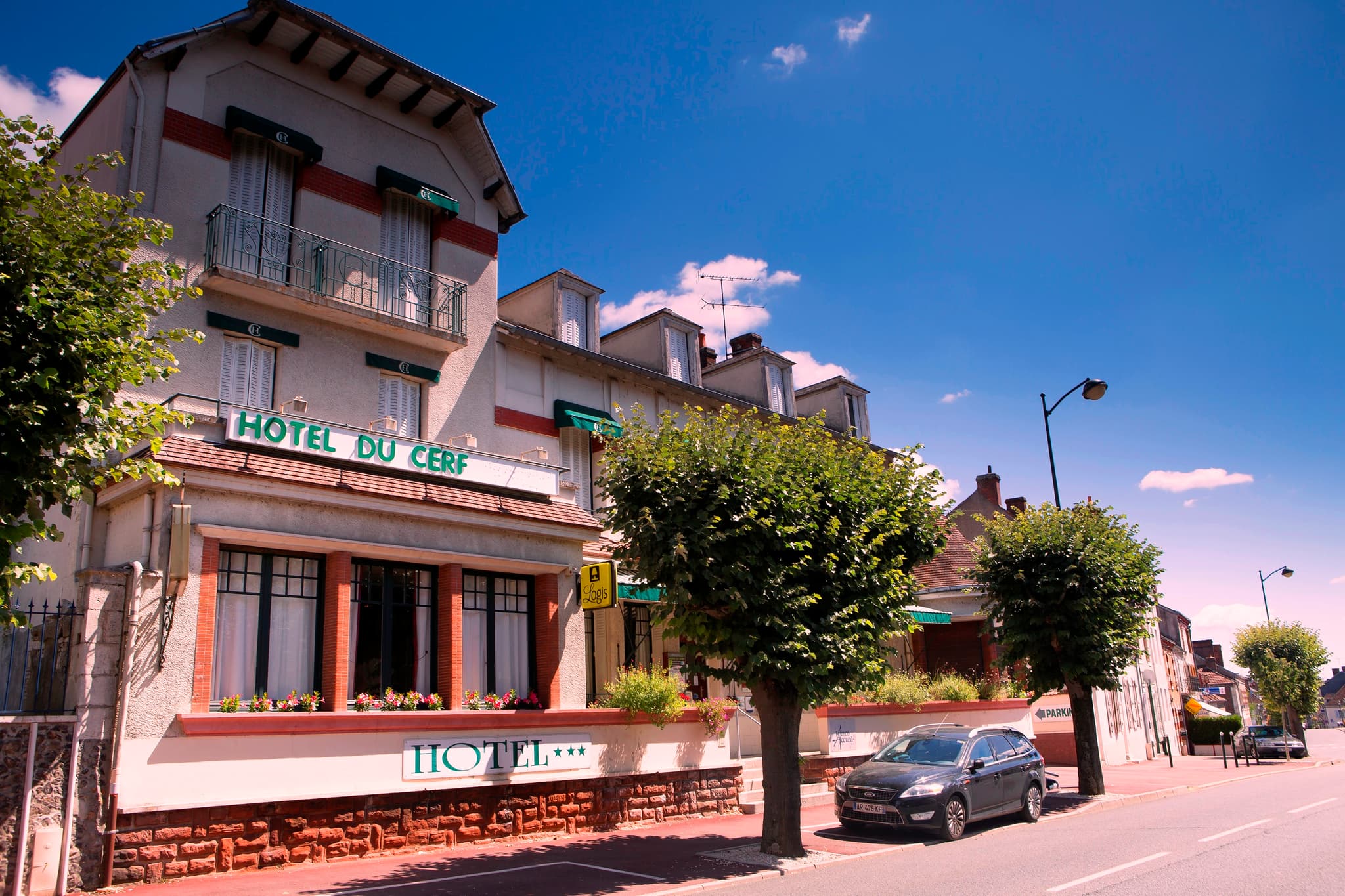 Briare- Hôtel le cerf - façade