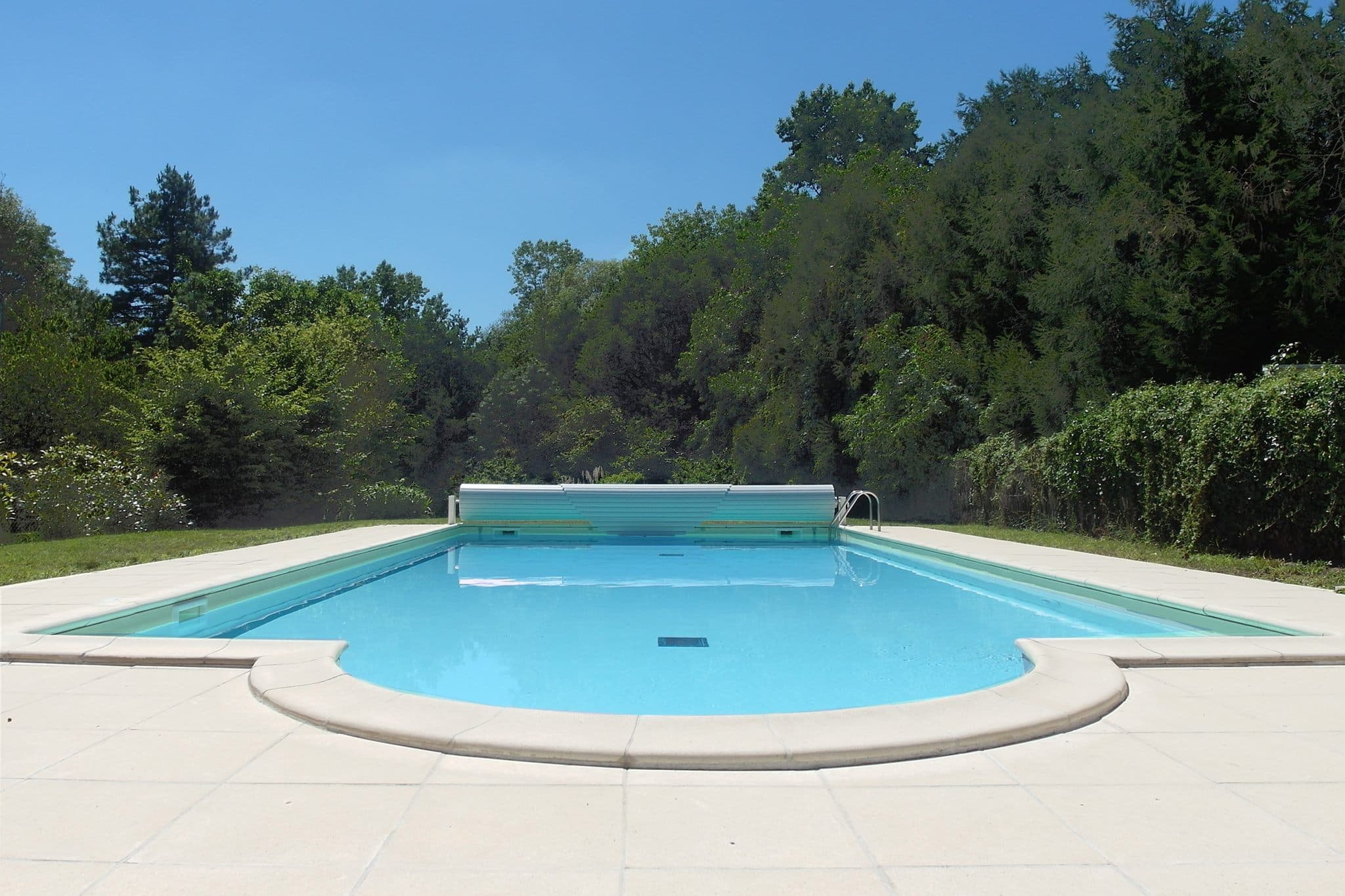 Piscine chauffée Hotel du Cygne Bracieux Chambord