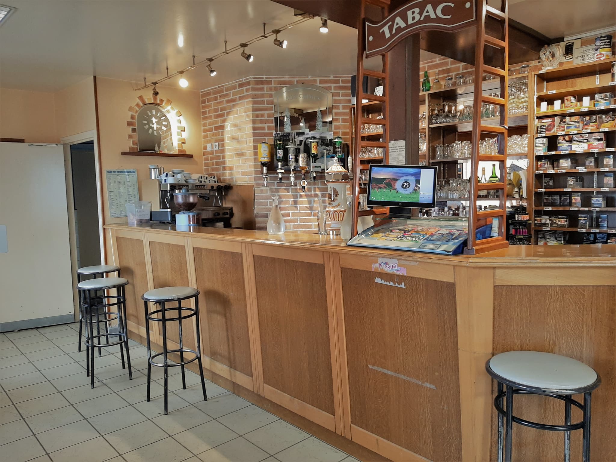 bar