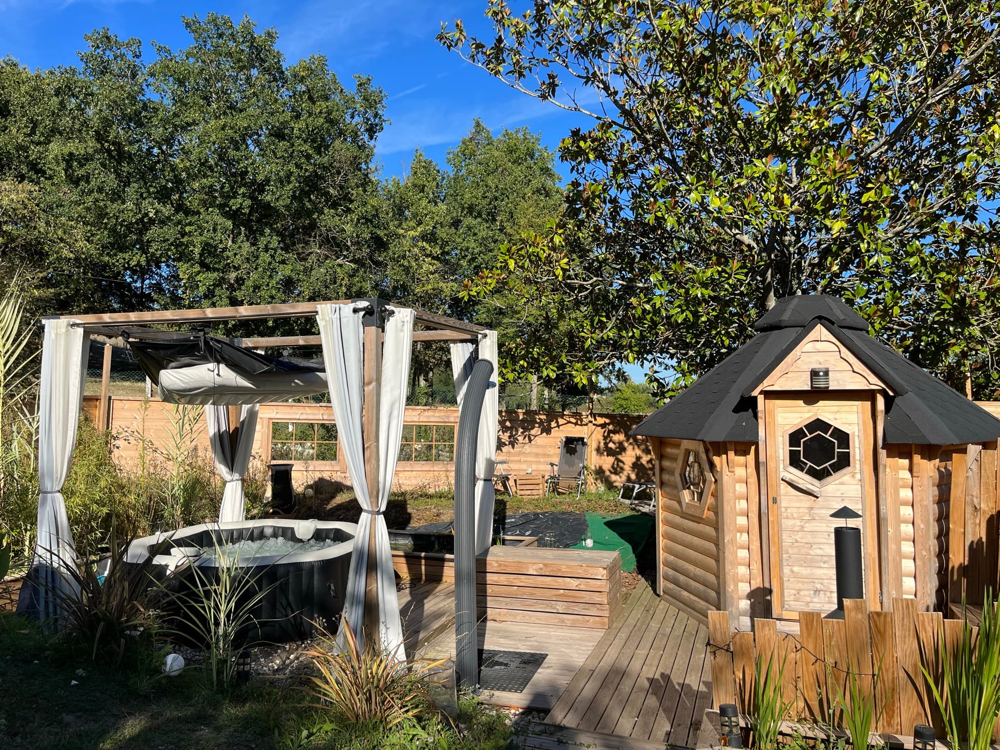 SPA Nordique Sauna & Jacuzzi