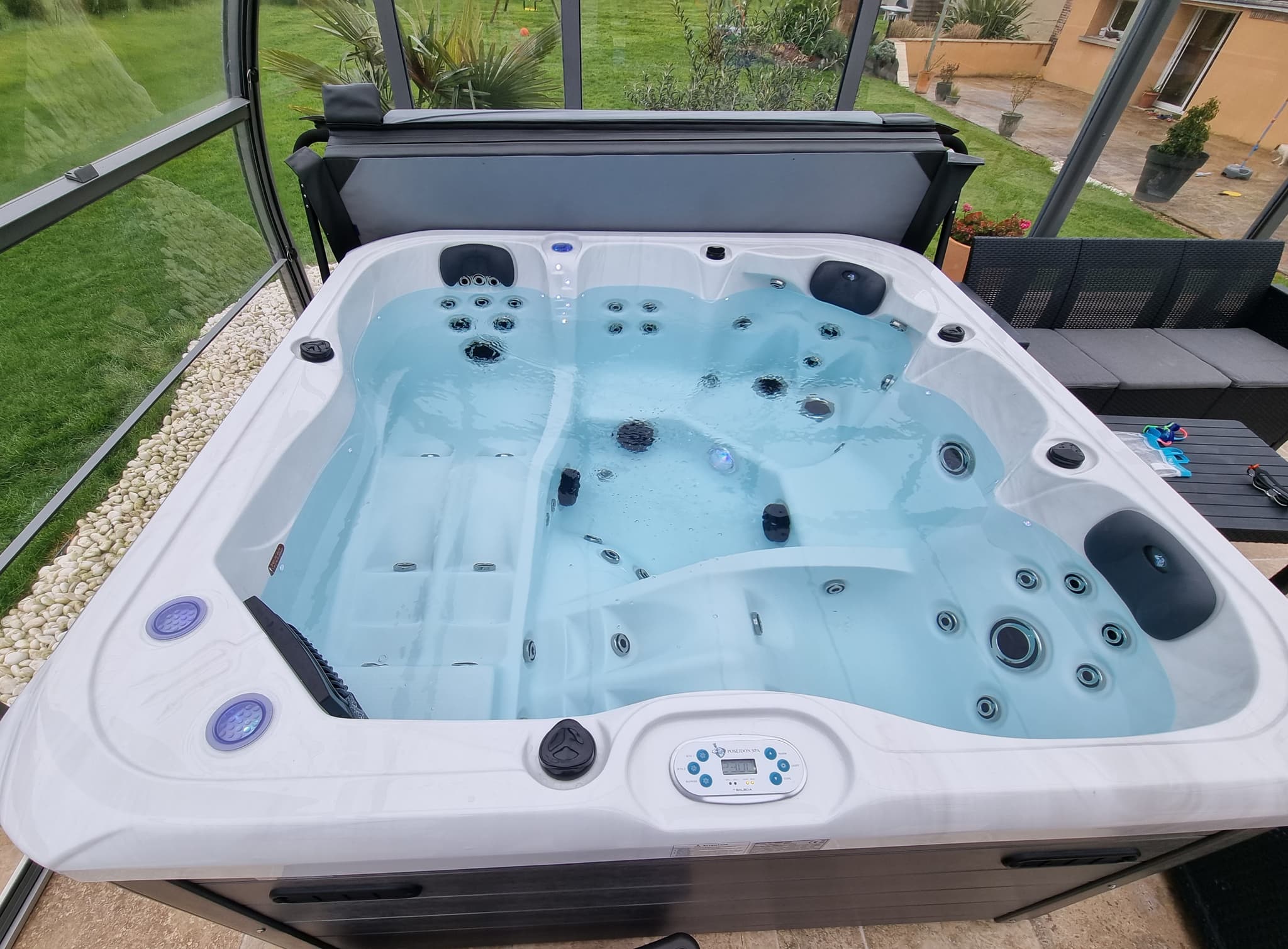 JACUZZI