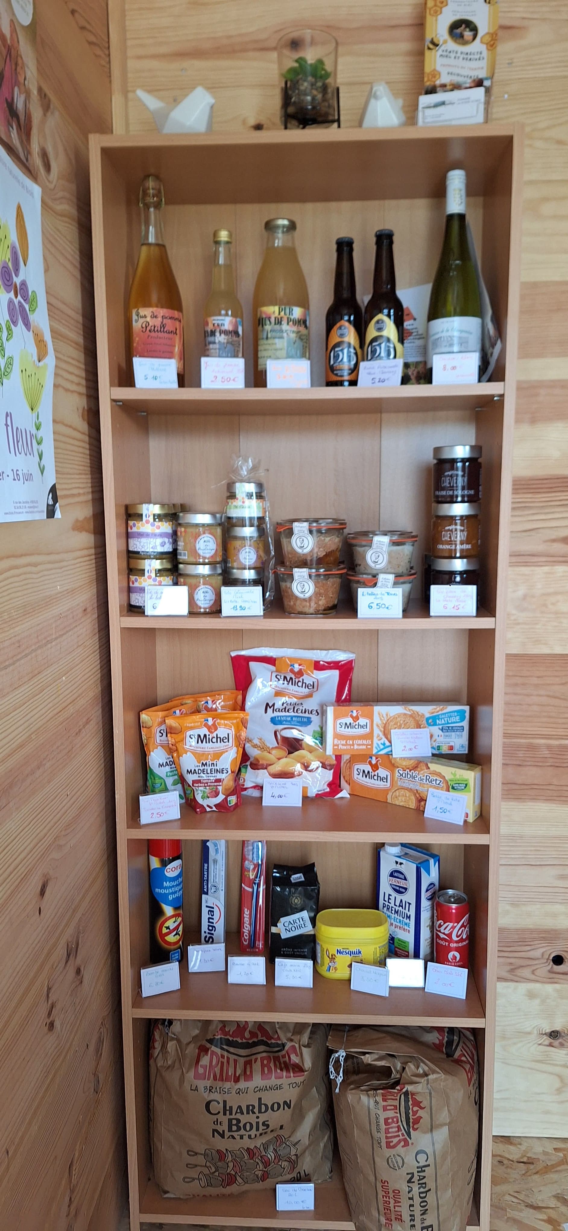 coin épicerie à la reception produits locaux