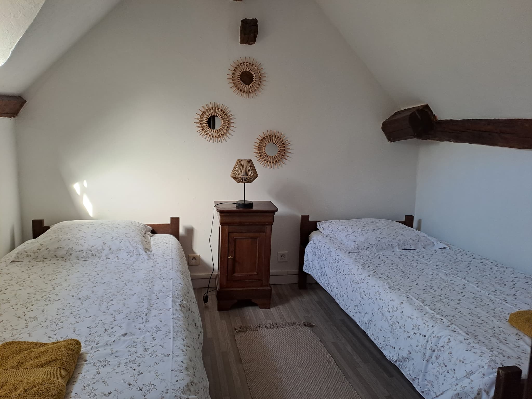 CHAMBRE 2 ETAGE