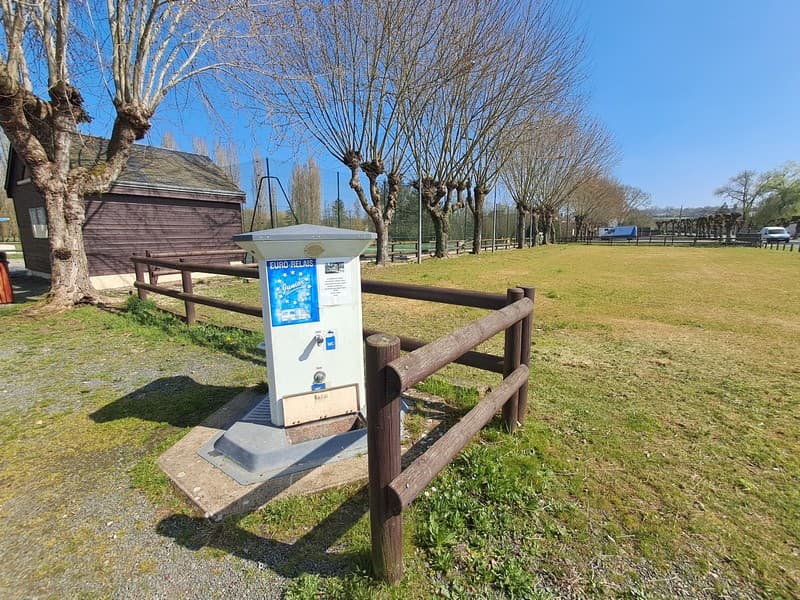 Aire camping-cars Savigny
