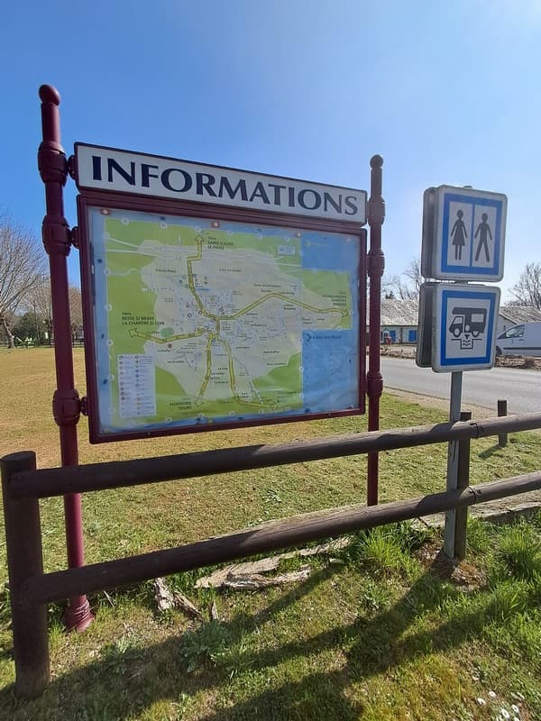 Aire camping-cars Savigny
