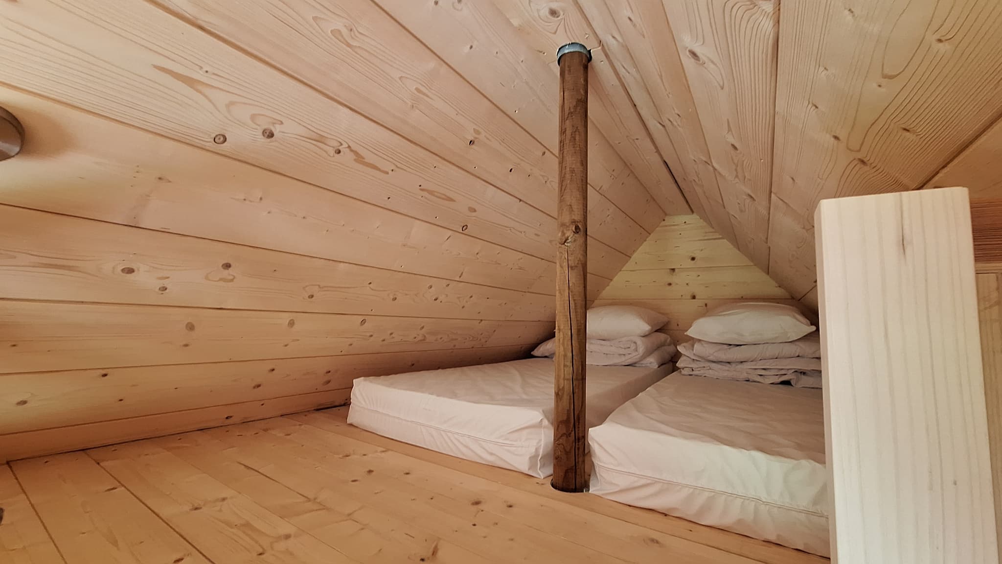 2 lits simples en mezzanine