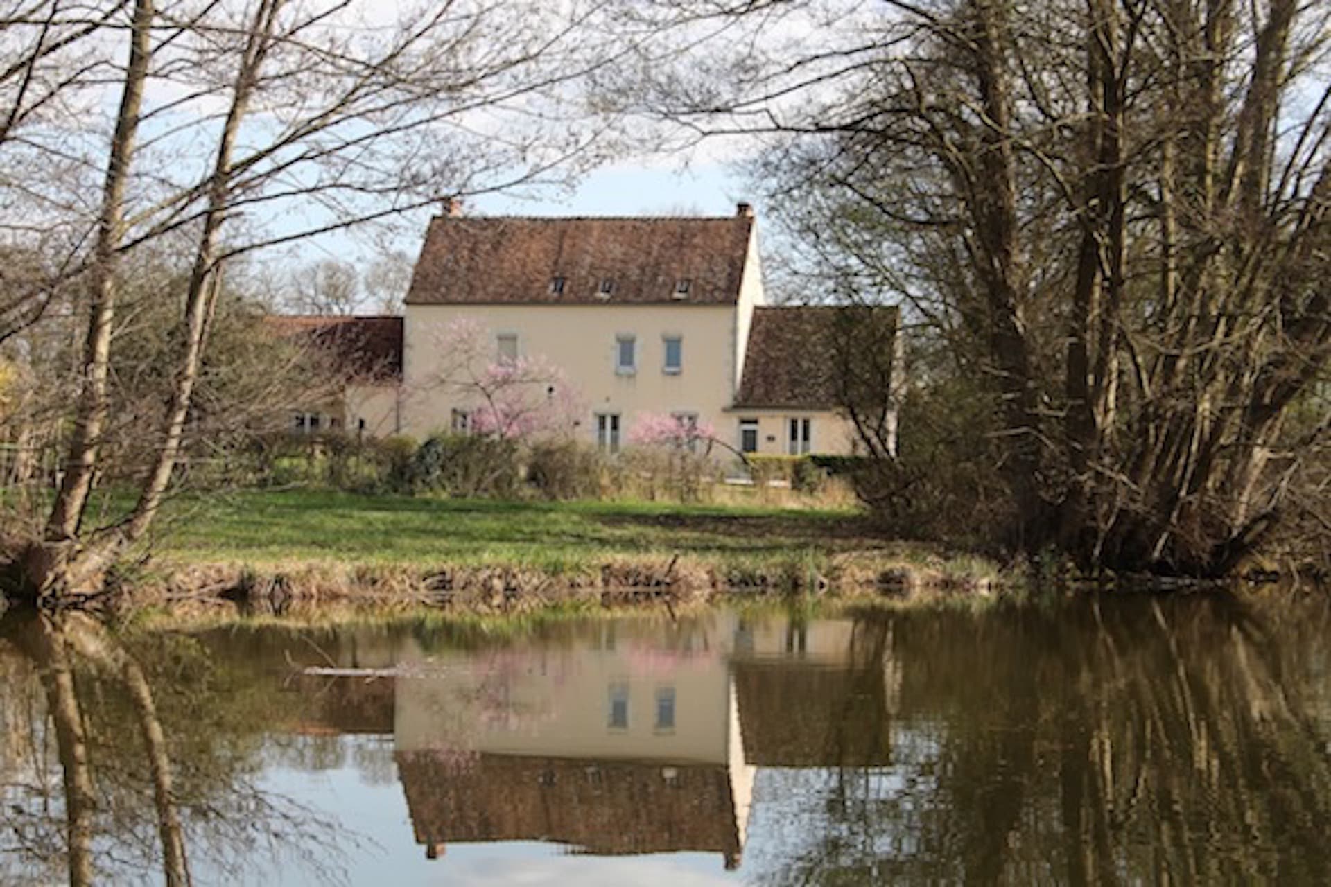 Ouzouer sur Trézée- gite du canal les fichus-Le gite au bord du canal de Briare