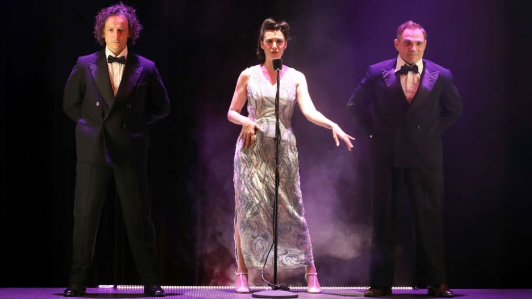 31_THEATRE_LIONS_2027