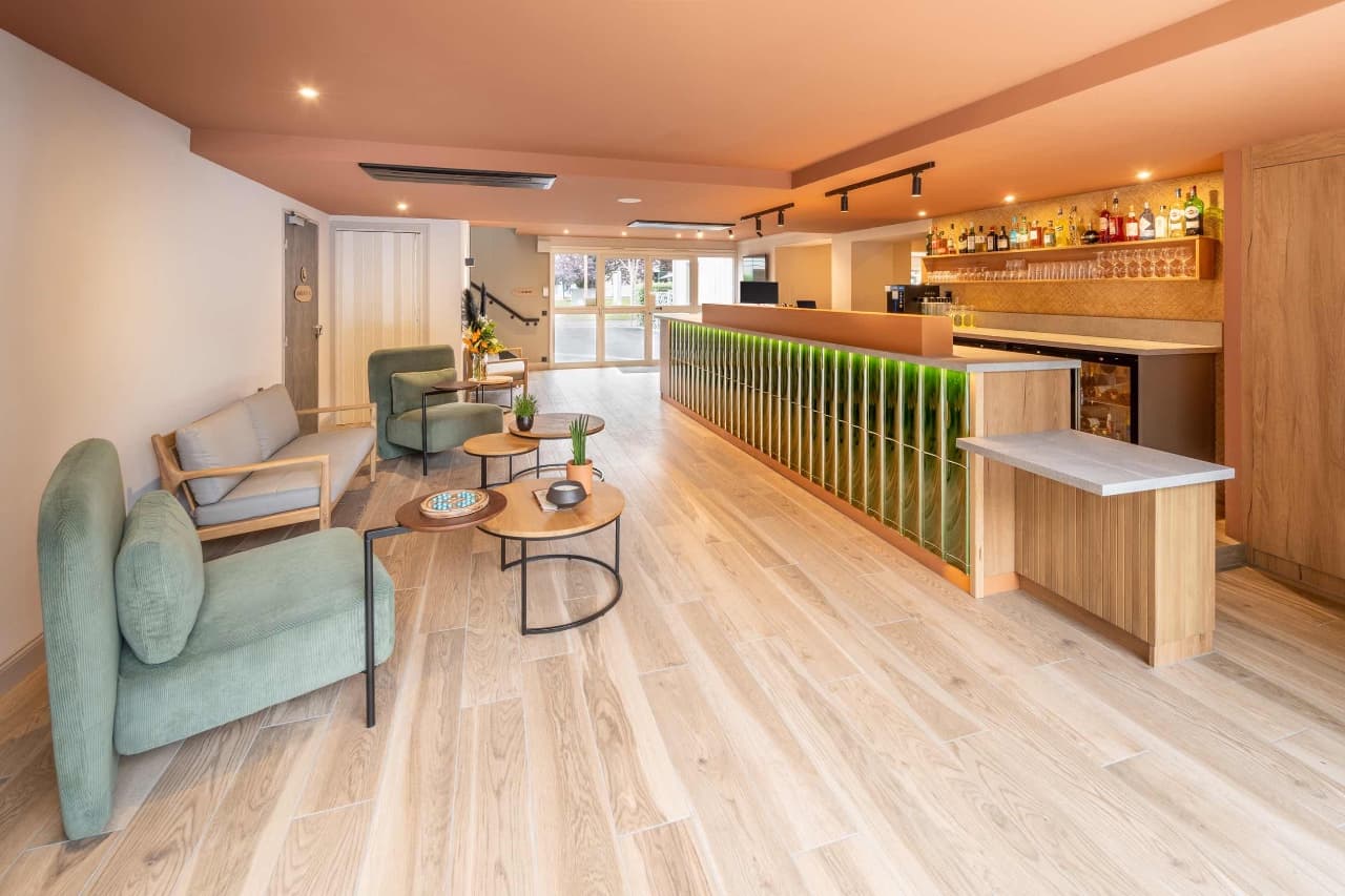 Accueil Sure Hotel by Best Western Tours Sud