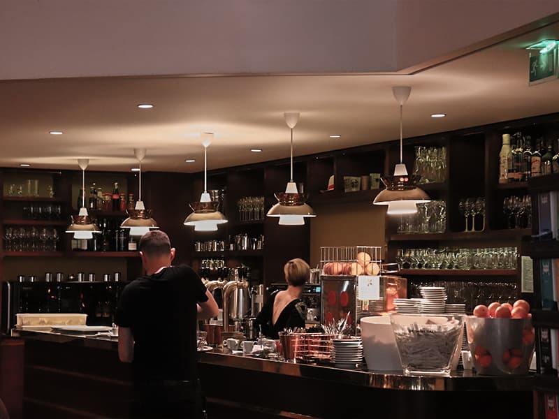 Bar ( 3 )