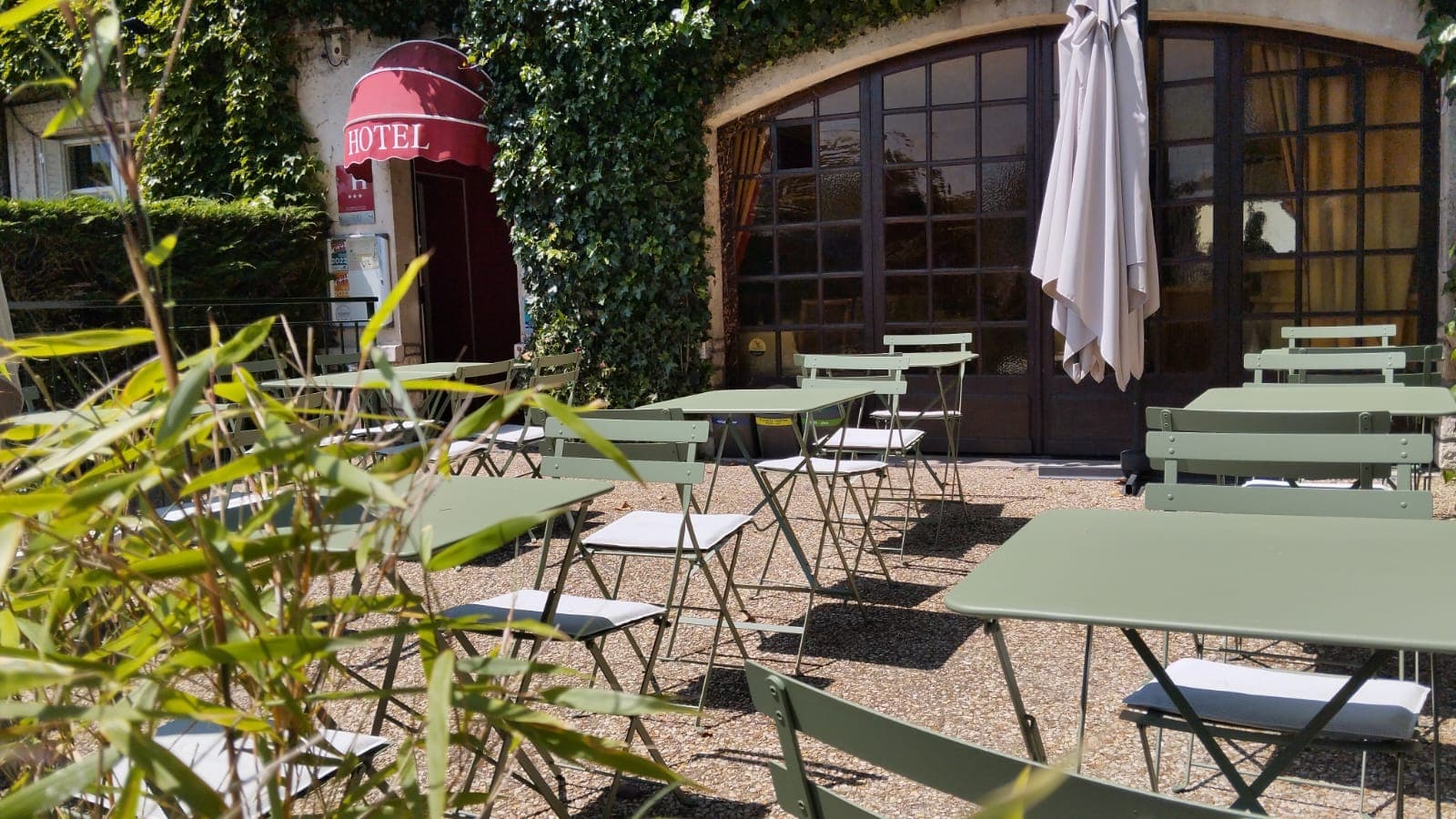 Blois hotel terrasse soleil calme..