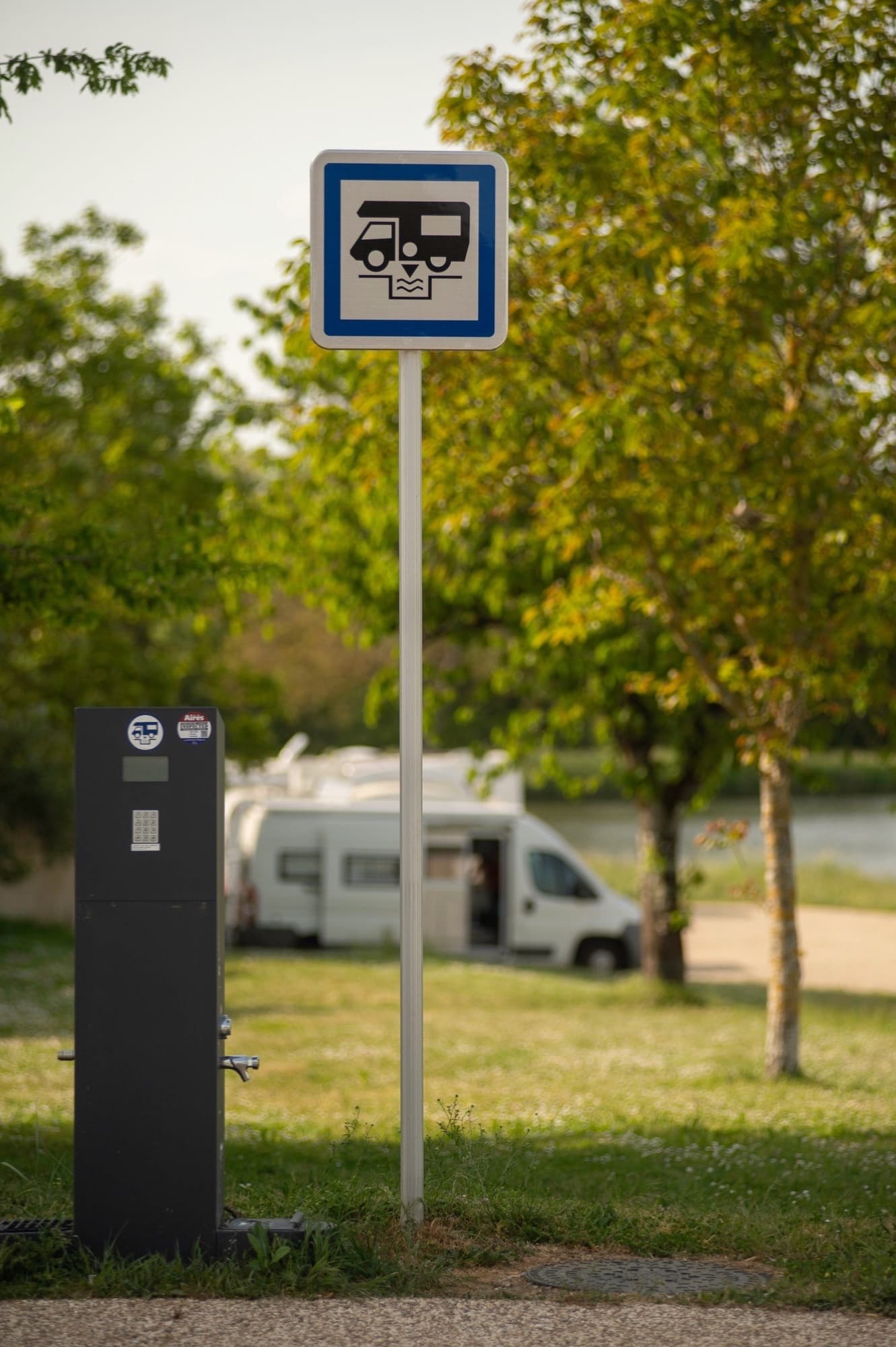 Borne pour camping-car