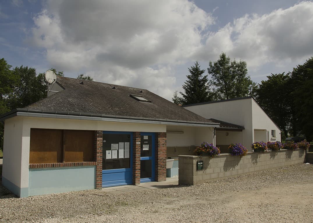 Ouzouer sur Trézée-camping municipal de la Trézée-accueil
