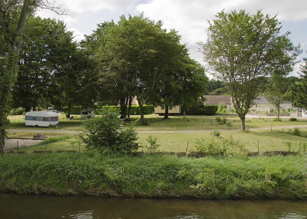 Ouzouer sur trézée-camping municipal de la Trézée-terrain