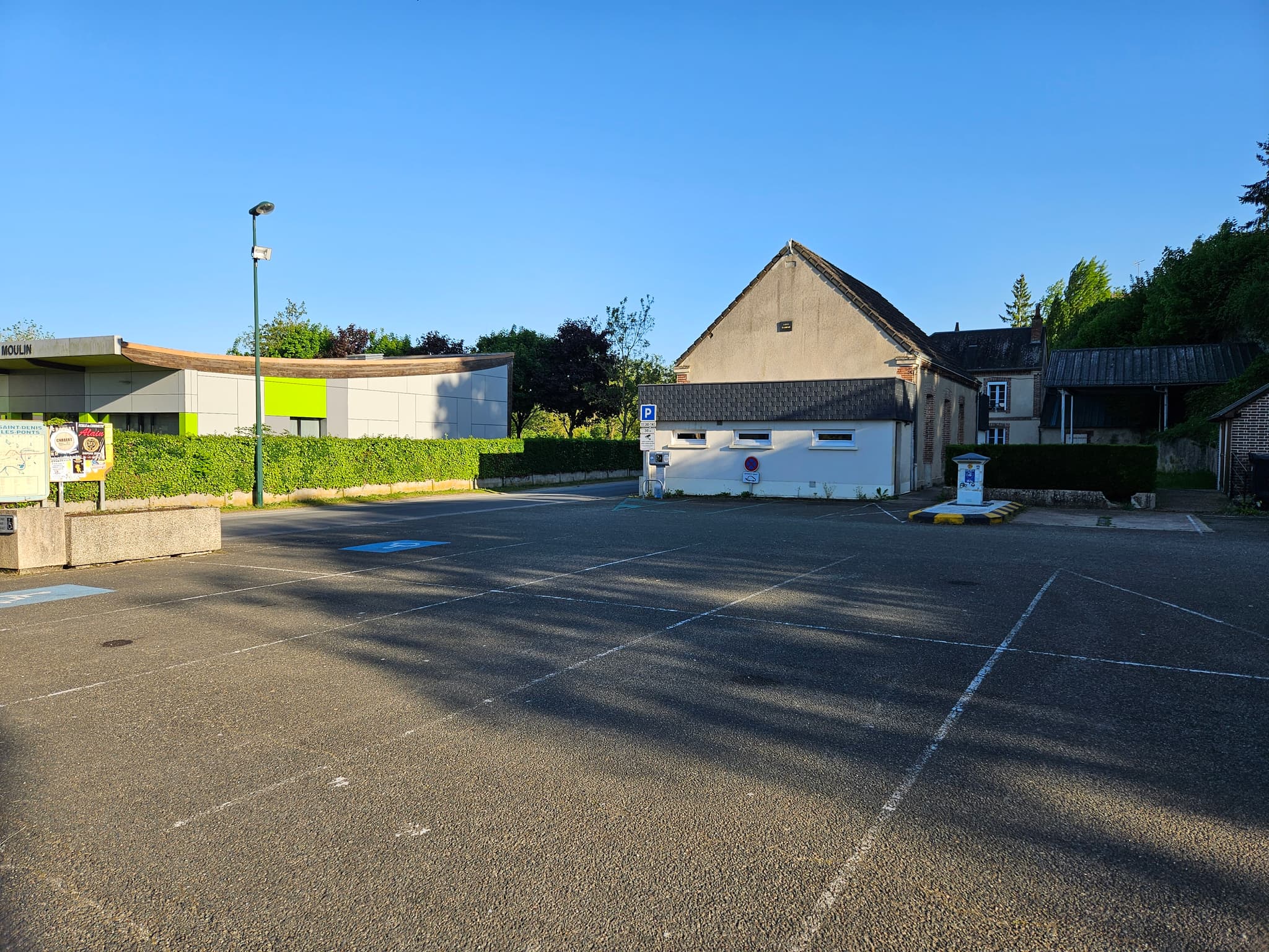 Borne CC Saint Denis les Ponts