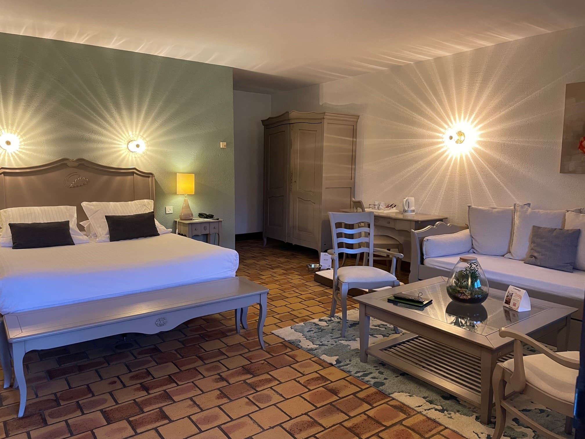 CHAMBRE PRIVILEGE - 06