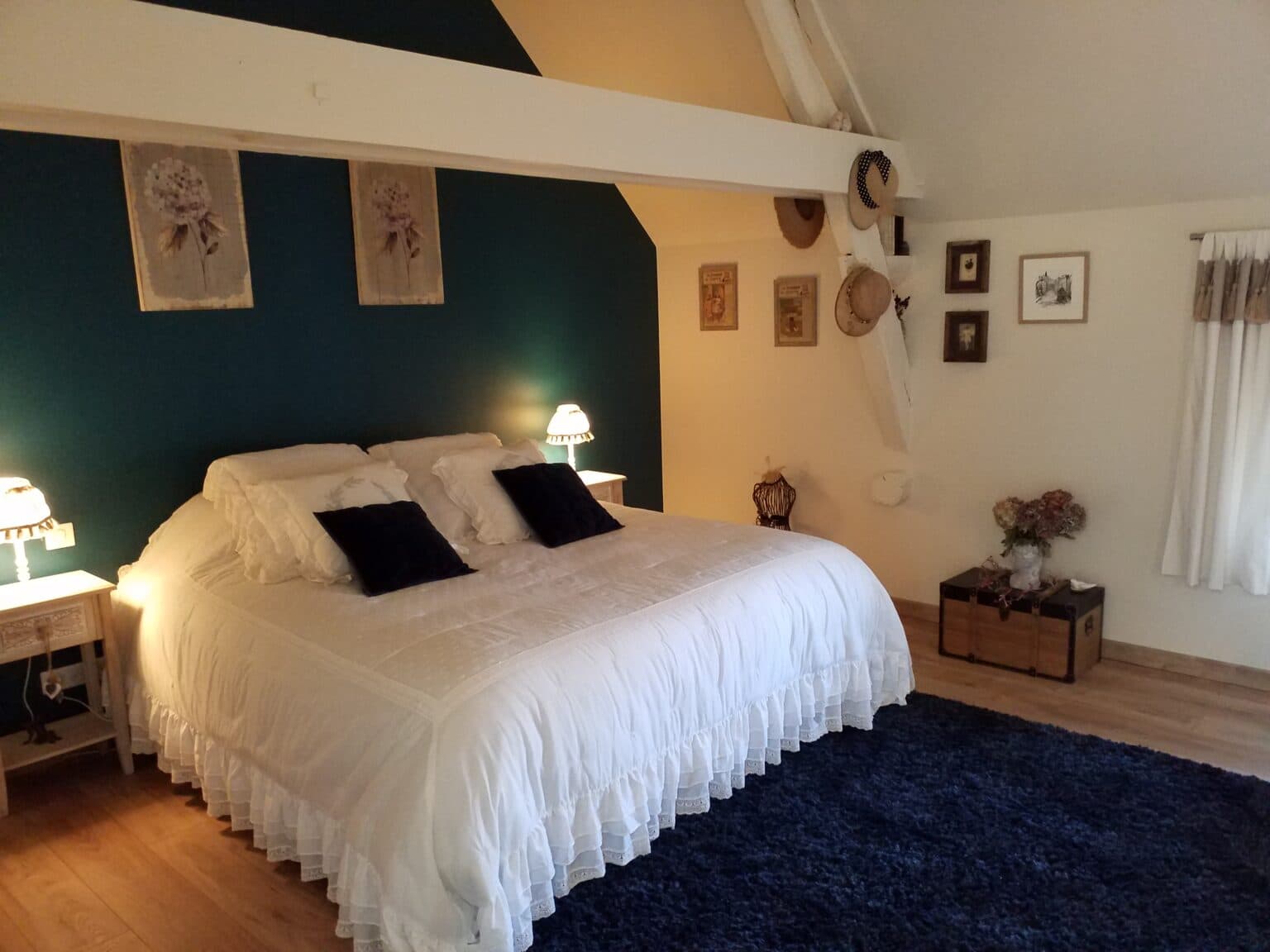 CHAMBRE-SELENA-1-1536x1152