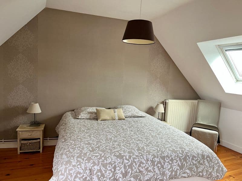 Chambre avec lit queen size