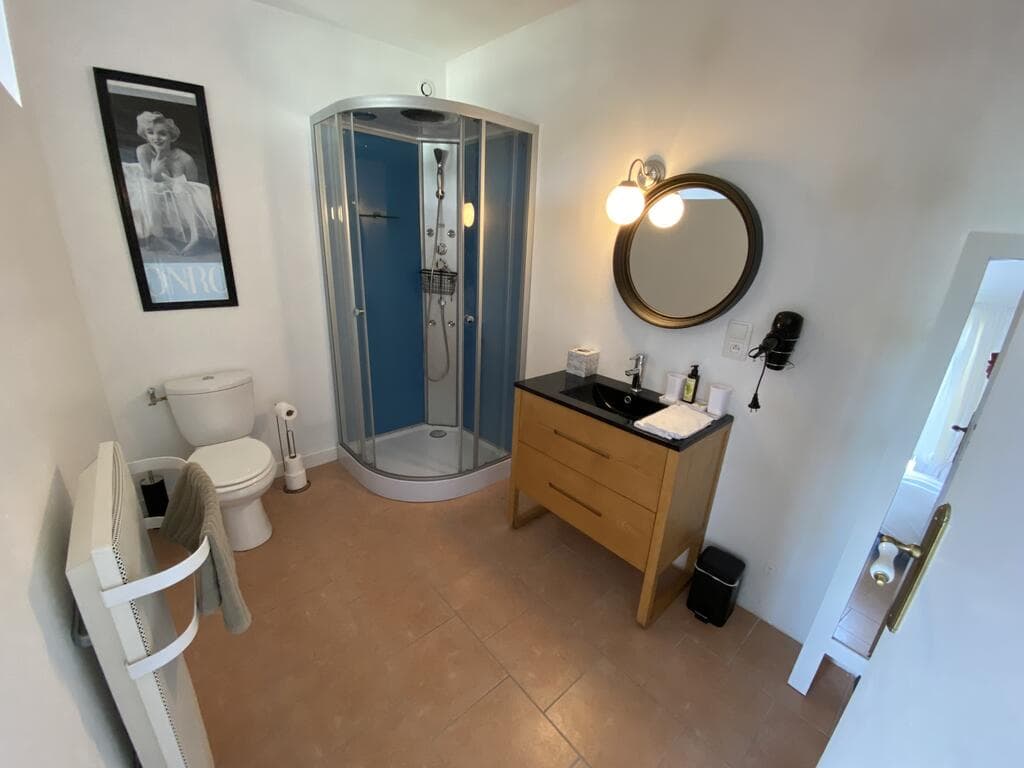 Chambre_cinema_sdb