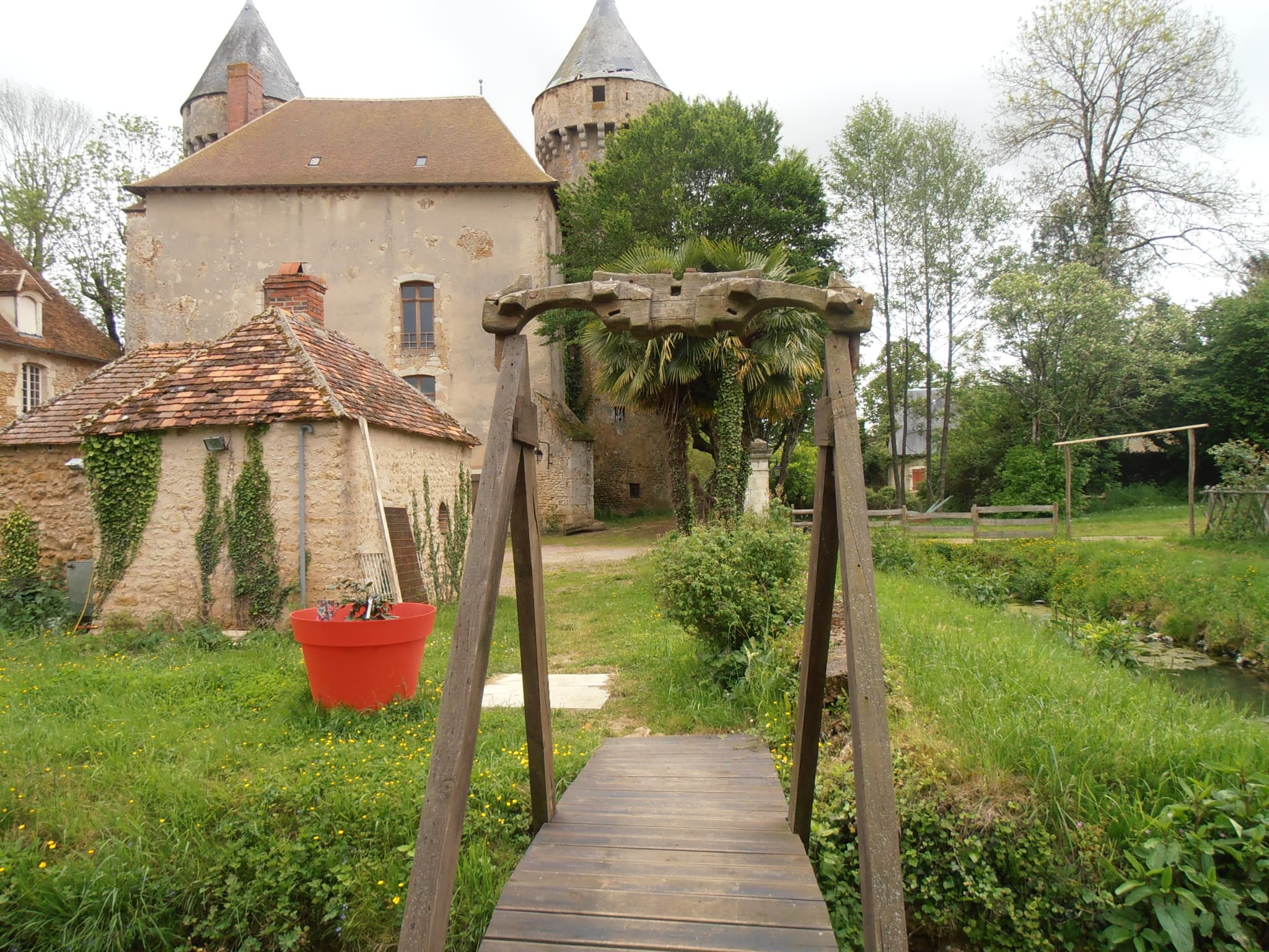 Chateau-de-Celon---Exterieur-petit-pont