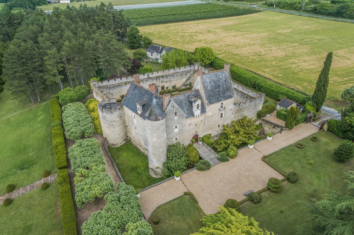 LIGNIERE-DE-TOURAINE-Château de Fontenay_exterieur