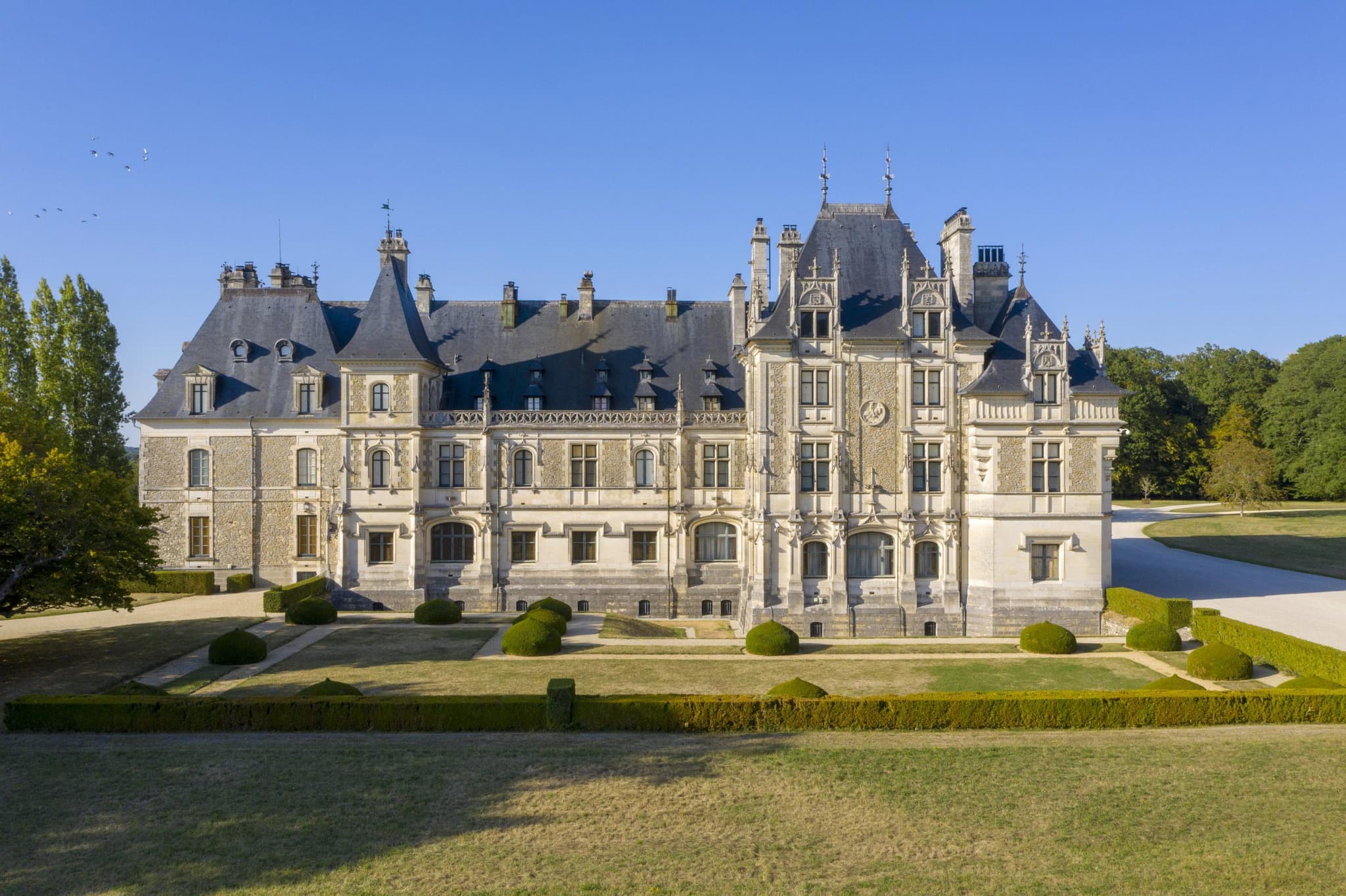 Chateau-de-Menetou-71-scaled