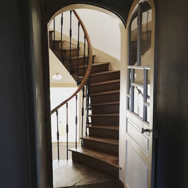 Château le Breuil-escalier2