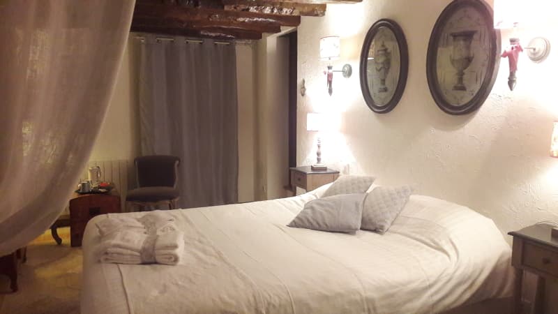 SAVIGNY EN VERON- Chambre d'hôtes - La magnanerie-Cocon refait 3