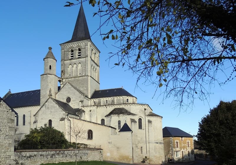 Collegiale_Faye_la_Vineuse_6