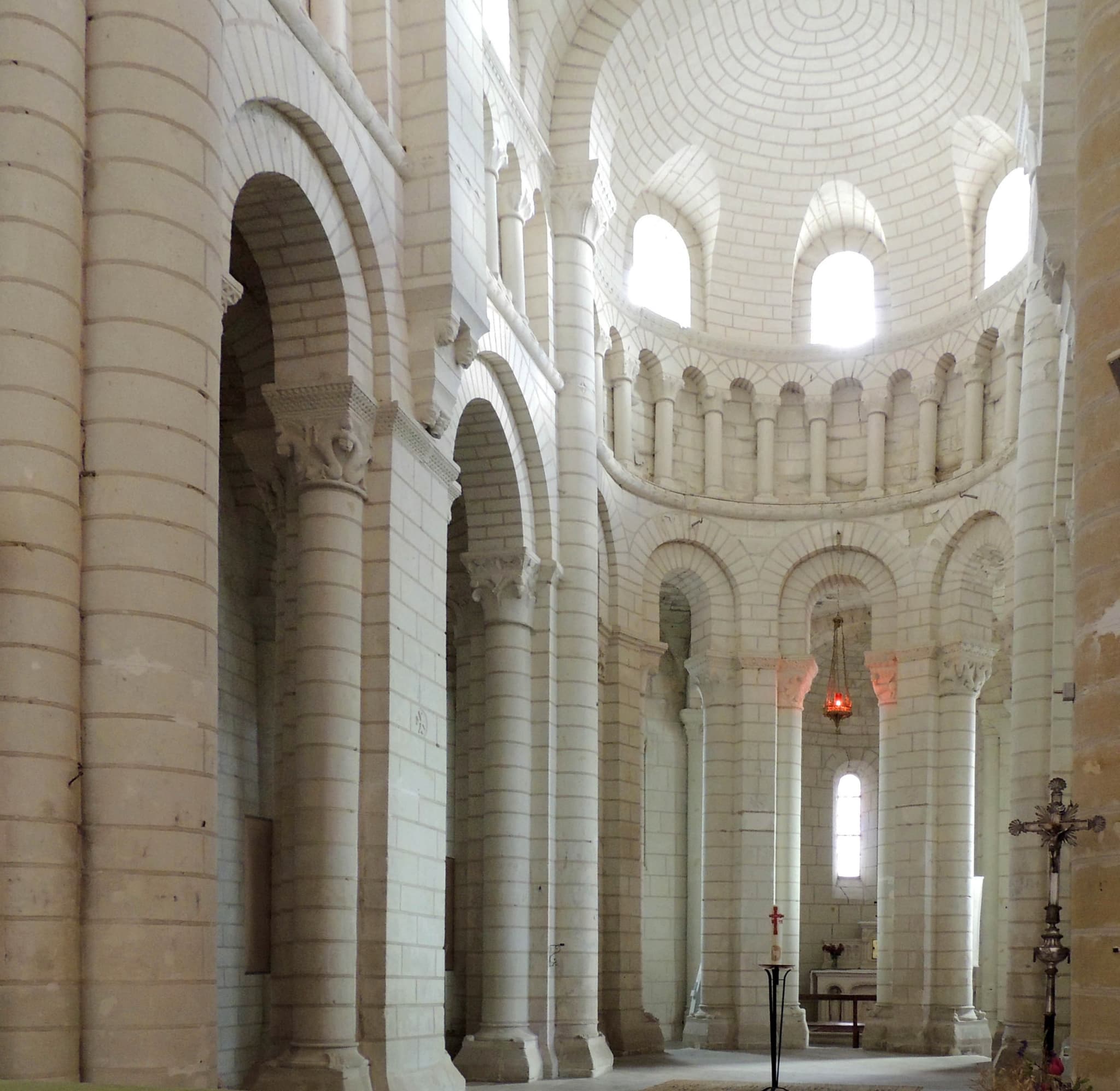 Collegiale Saint Georges - Faye la Vineuse