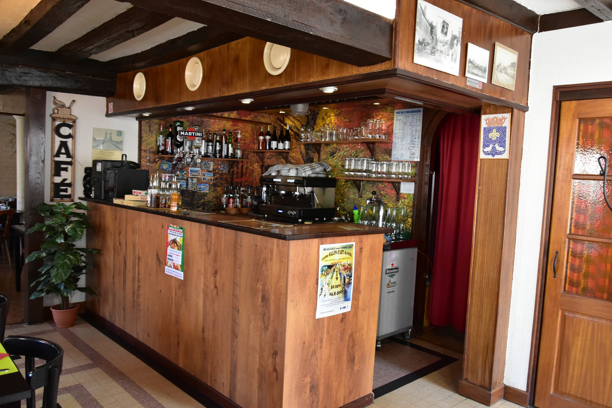 Beaulieu sur Loire-Auberge de la Tour-bar
