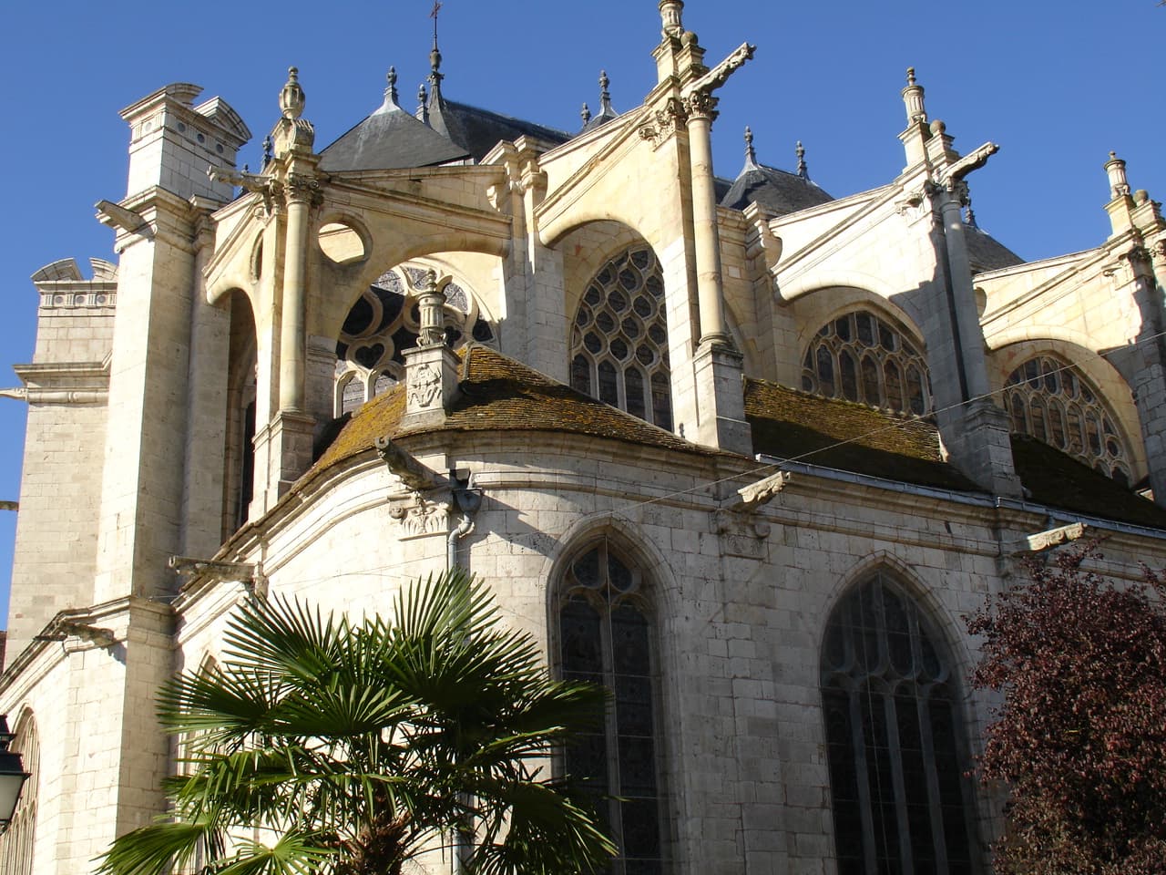 Eglise Sainte Madeleine Mgis 1