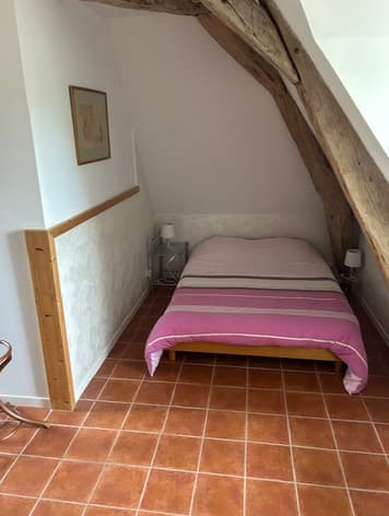 Espace couchage chambre fleurs blanches