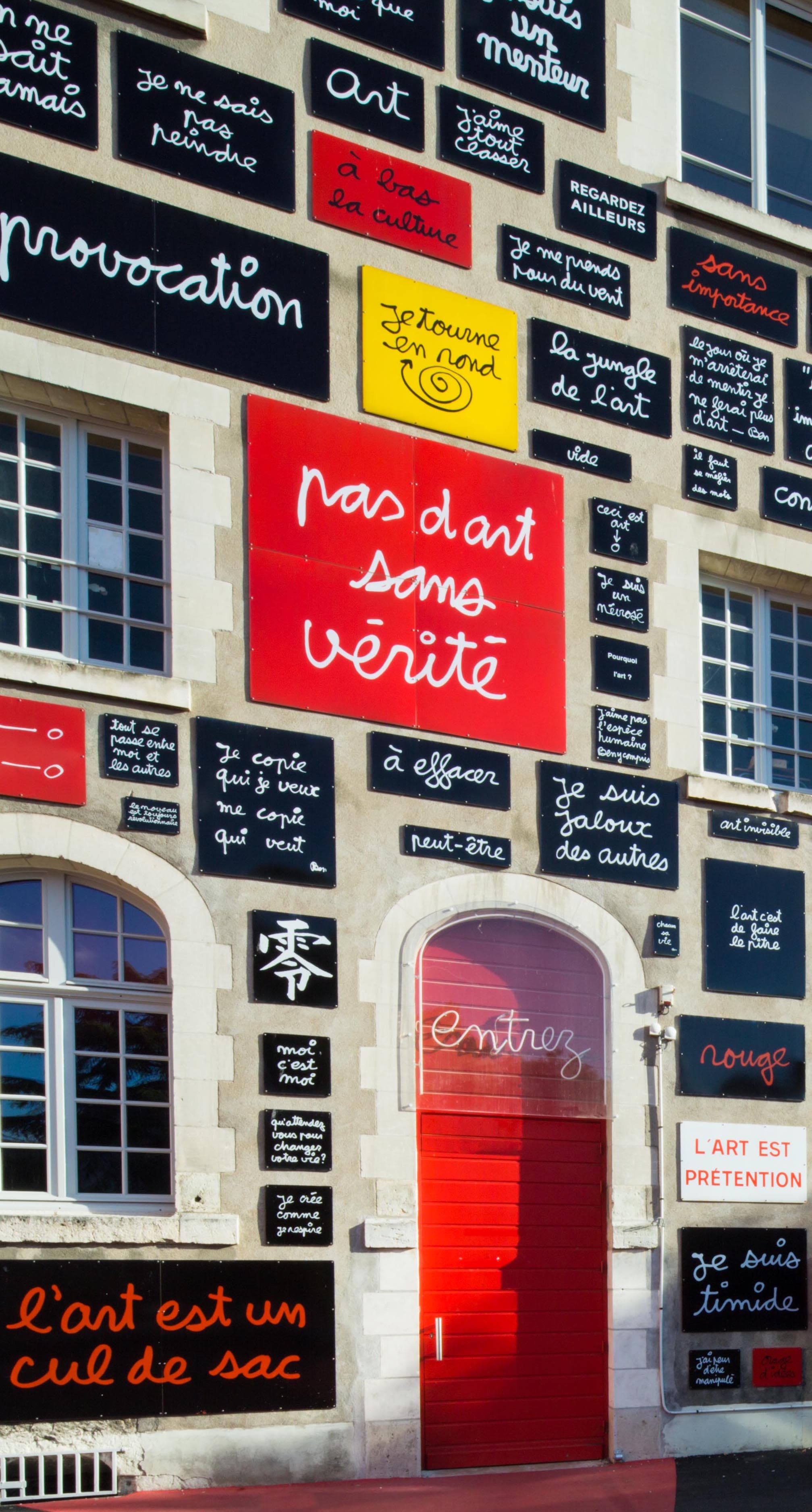 Mur des mots (Ben Vautier, 195)