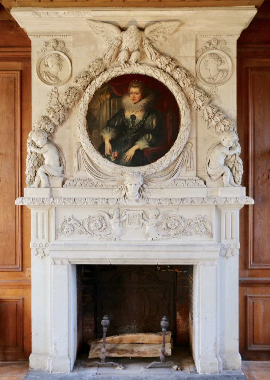 Chateau_du_Gue-Pean_Grande_cheminee_classee