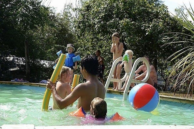piscine commune a la ferme