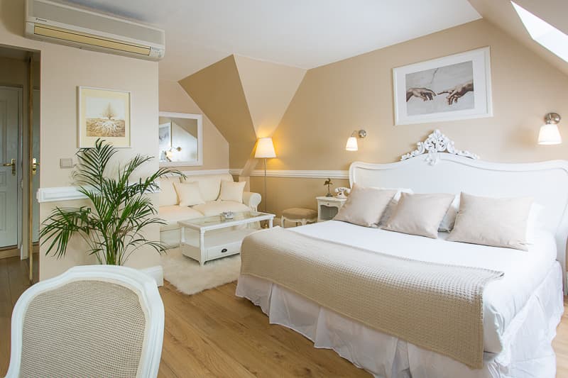 Hotel La Mère Hamard - Semblançay, Val de Loire, France.