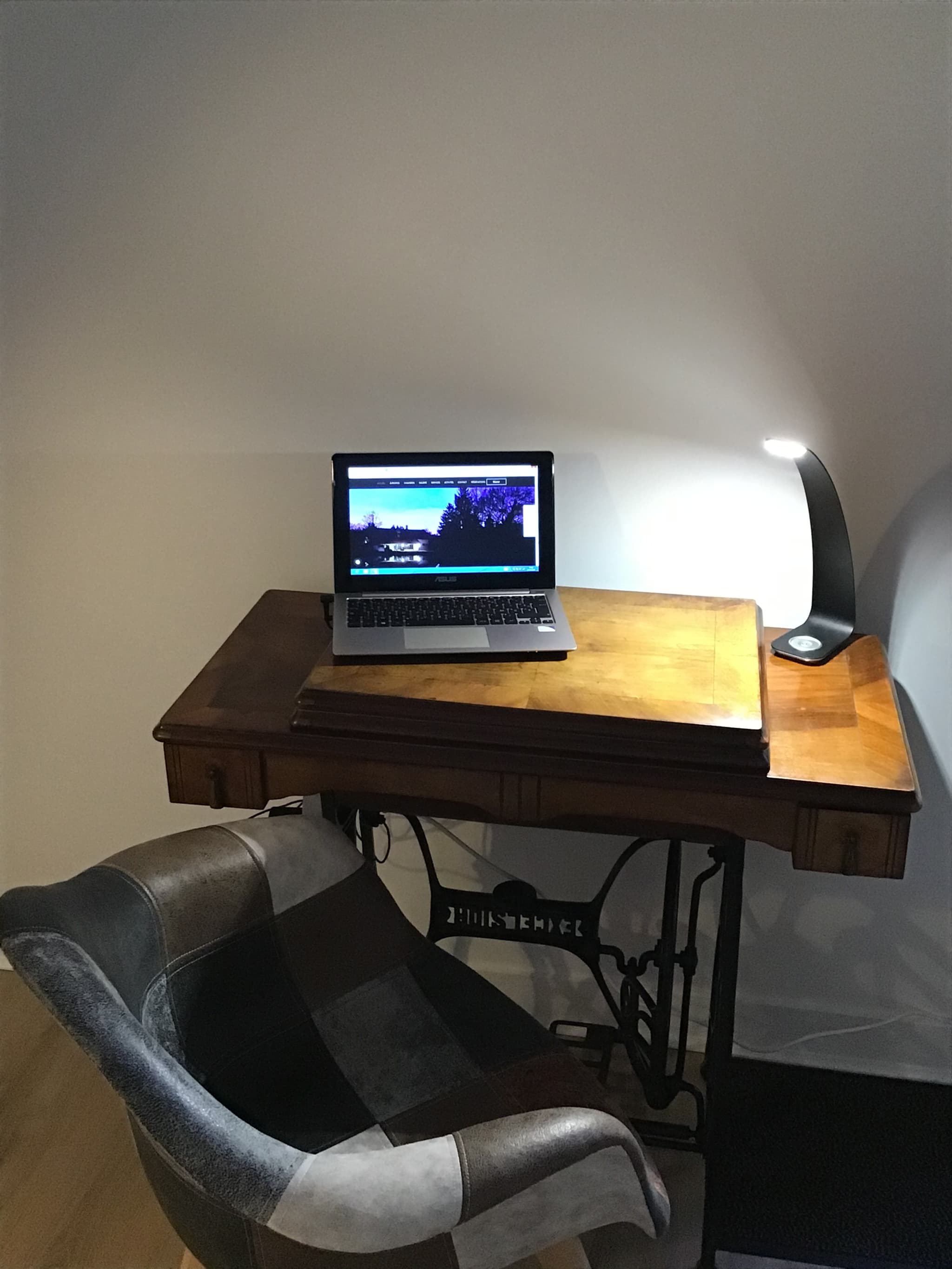 Coin bureau: chambre Chêne