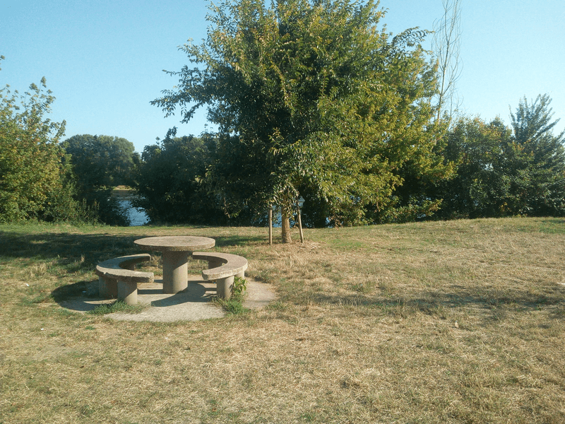 Aire de pique-nique à Beaugency (à proximité du labyrinthe)