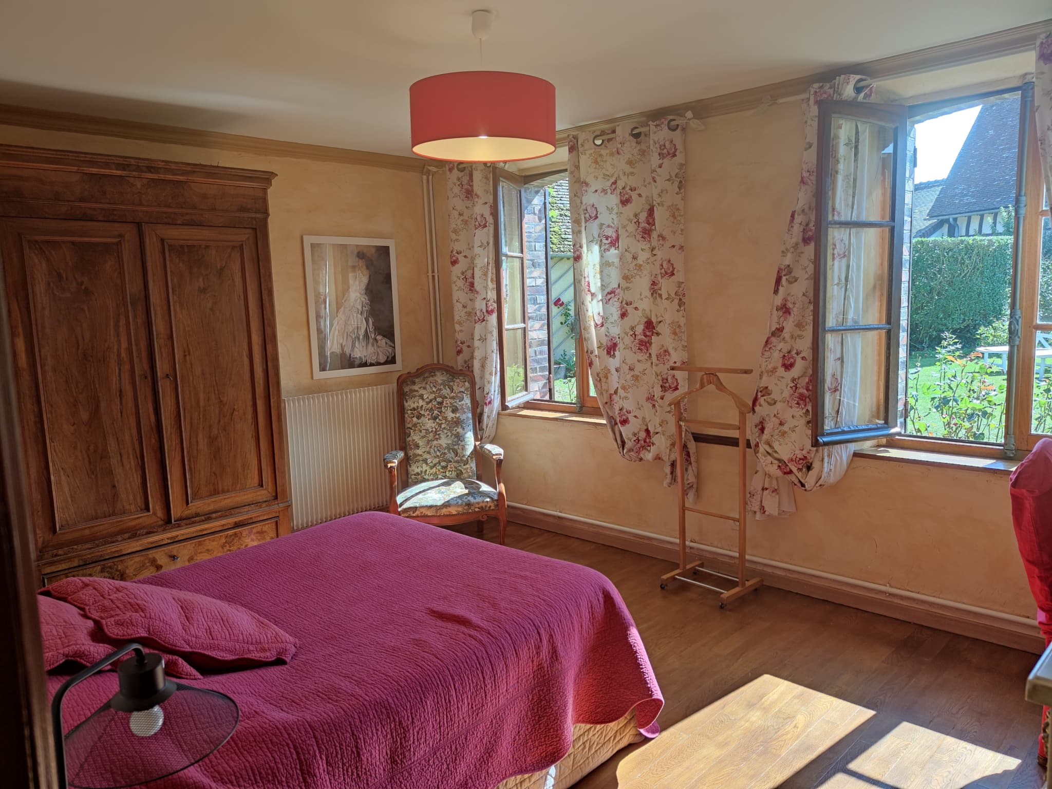 chambre ré de chaussé avec lit 140
