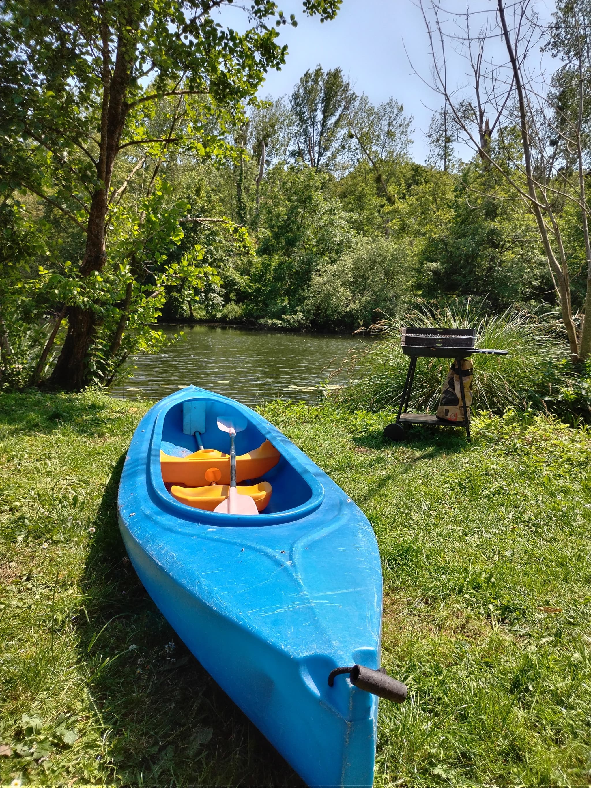 Terrain partagé au bord du Loir