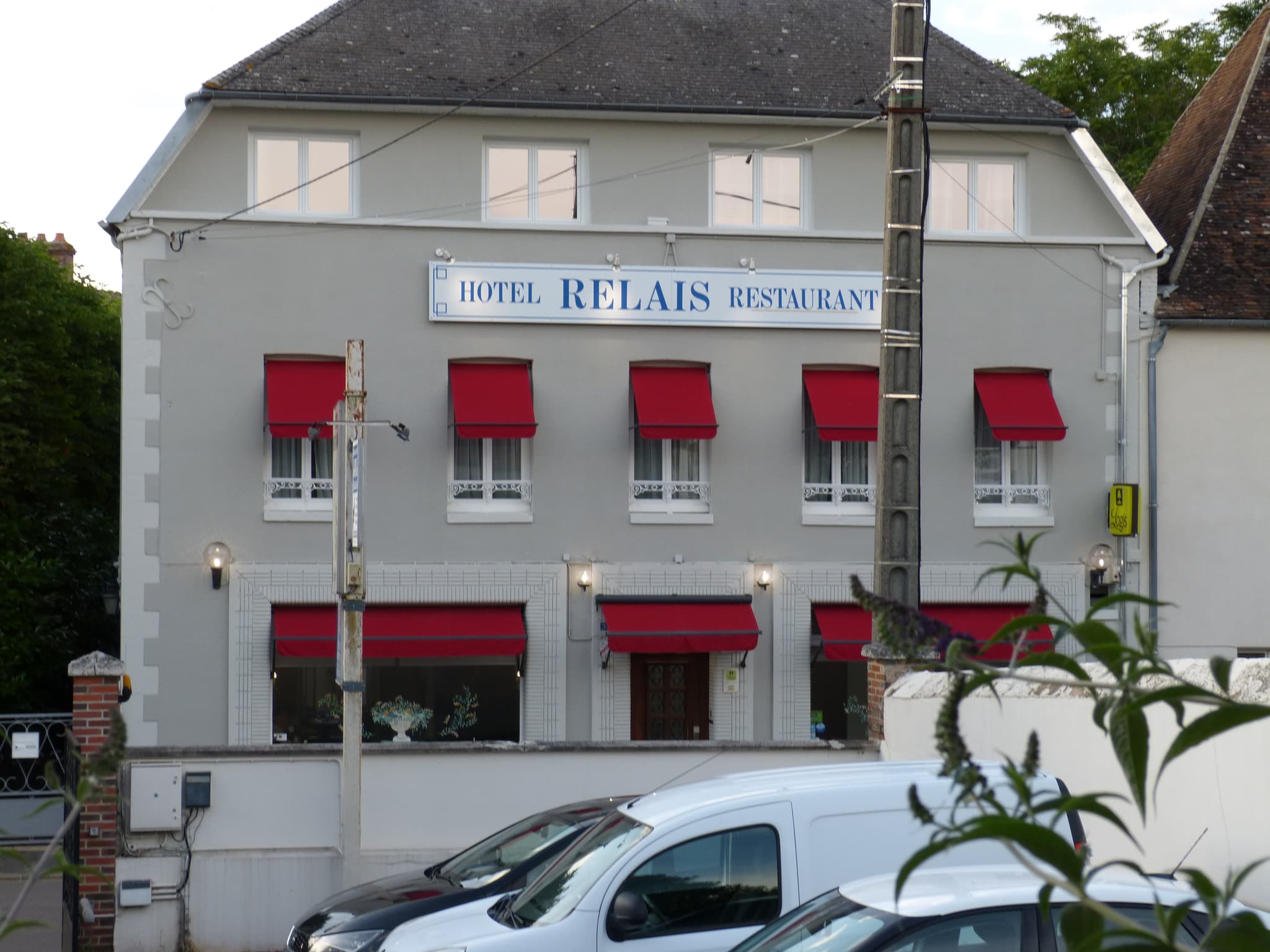 LE RELAIS.